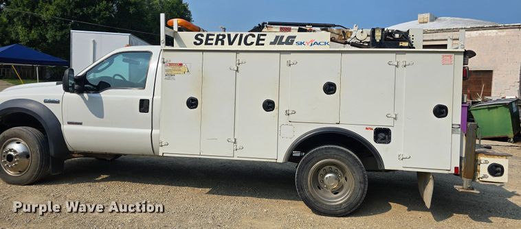 image for item DQ4464 2006 Ford F550 Super Duty XL utility / service truck