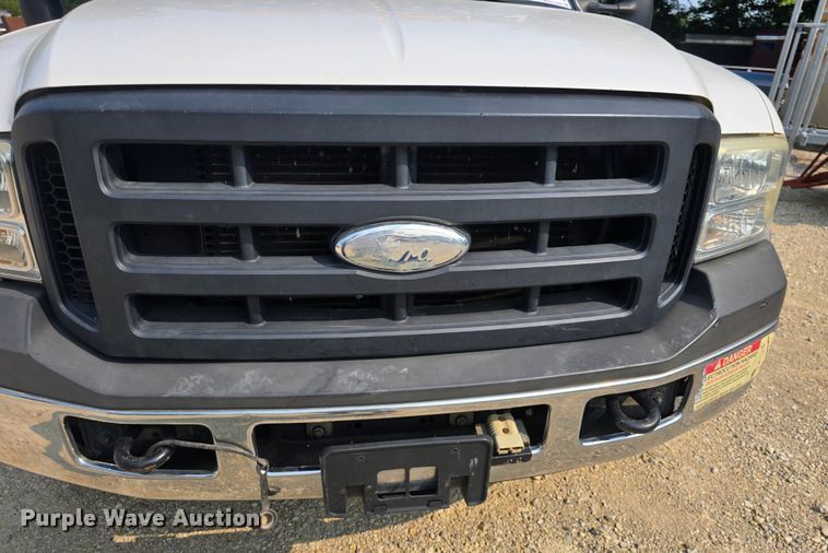 image for item DQ4464 2006 Ford F550 Super Duty XL utility / service truck