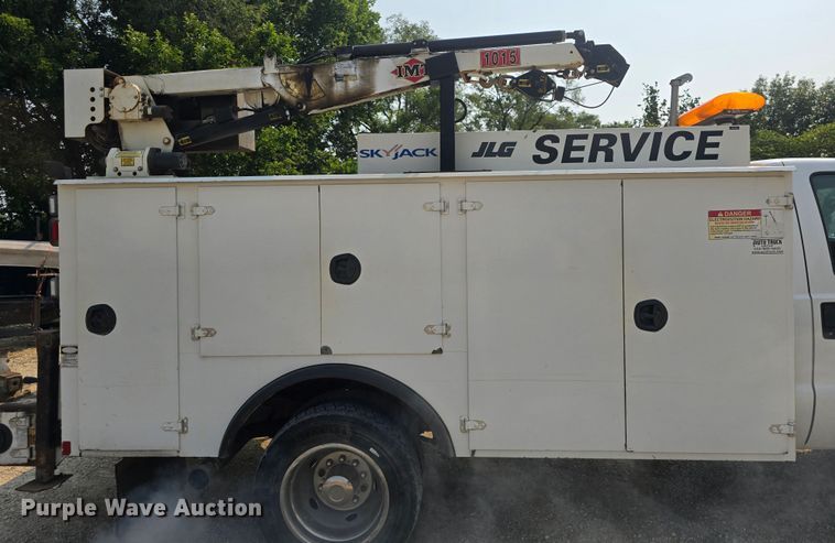 image for item DQ4464 2006 Ford F550 Super Duty XL utility / service truck