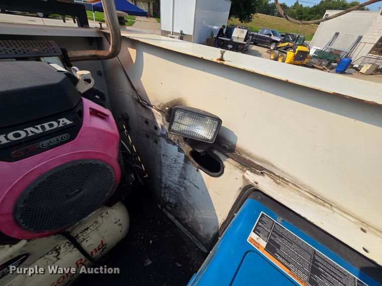 image for item DQ4464 2006 Ford F550 Super Duty XL utility / service truck