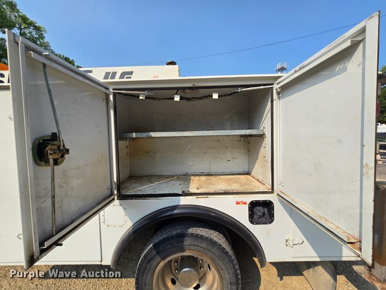 image for item DQ4464 2006 Ford F550 Super Duty XL utility / service truck