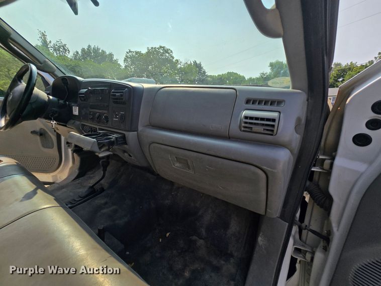 image for item DQ4464 2006 Ford F550 Super Duty XL utility / service truck