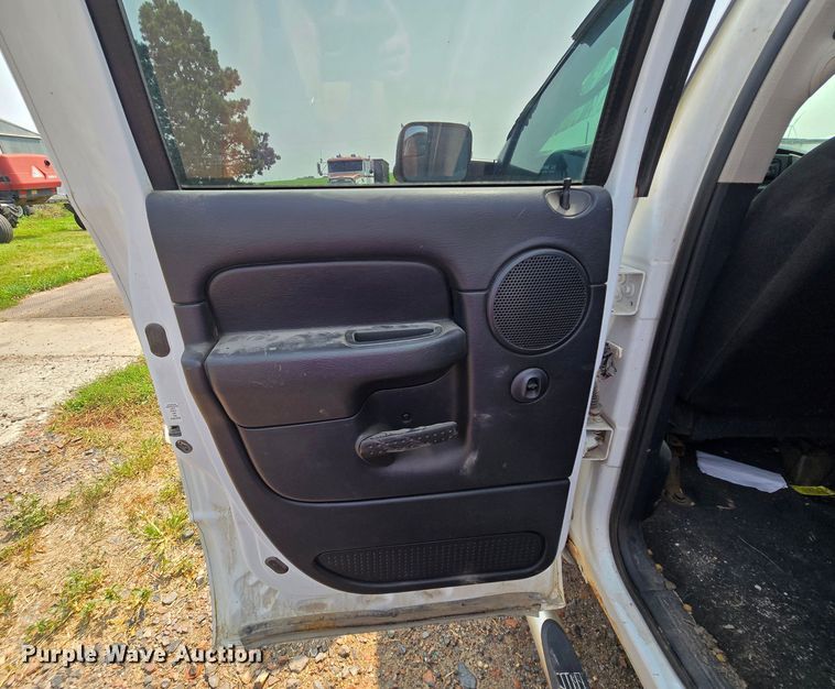 image for item DQ4469 2003 Dodge Ram 2500 Quad Cab pickup truck