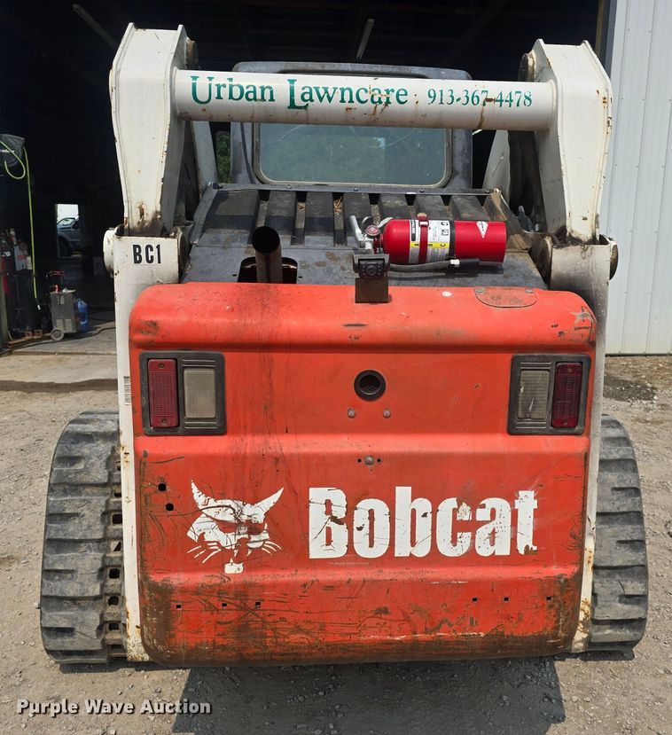 image for item DQ4485 2003 Bobcat T300 skid steer loader