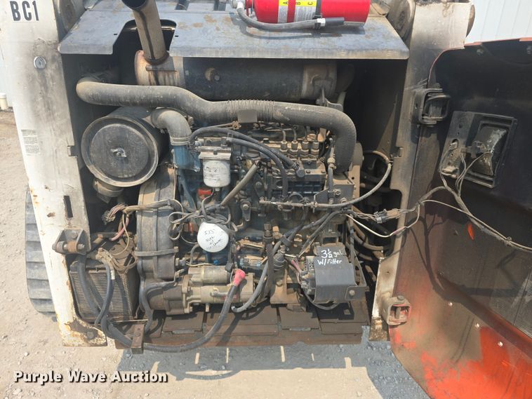 image for item DQ4485 2003 Bobcat T300 skid steer loader