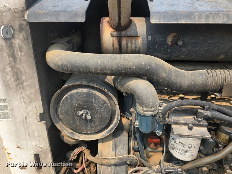 image for item DQ4485 2003 Bobcat T300 skid steer loader