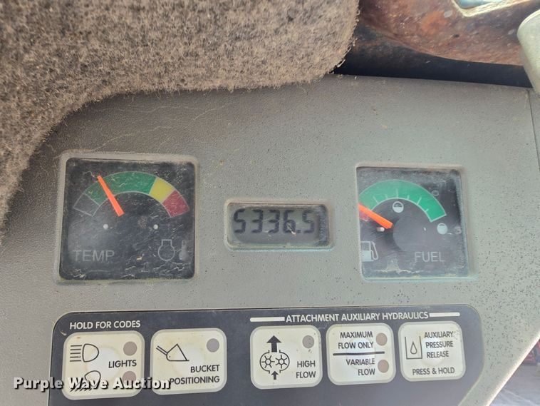 image for item DQ4485 2003 Bobcat T300 skid steer loader