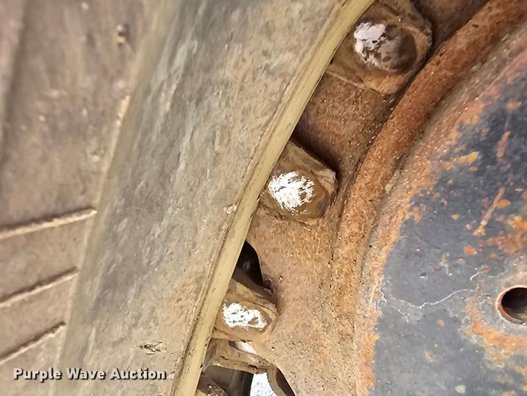 image for item DQ4485 2003 Bobcat T300 skid steer loader