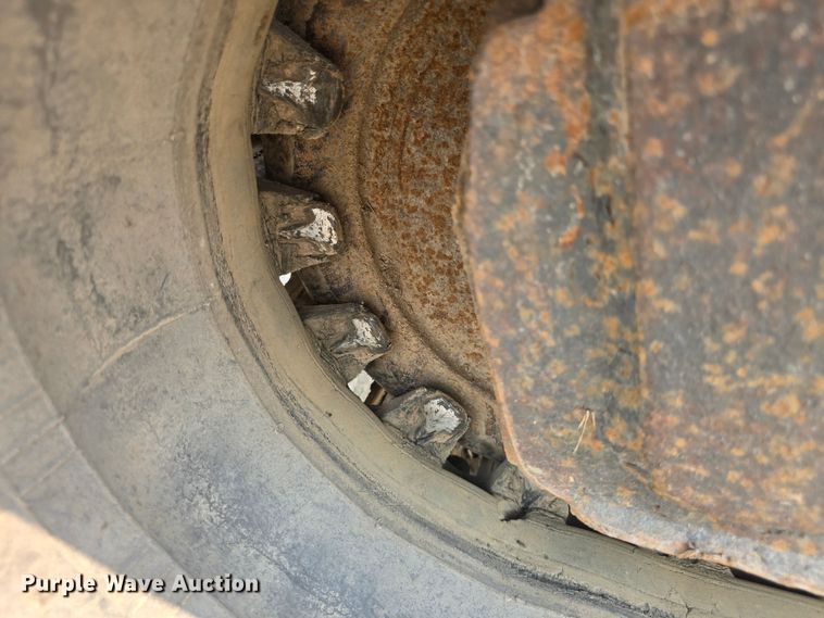 image for item DQ4485 2003 Bobcat T300 skid steer loader