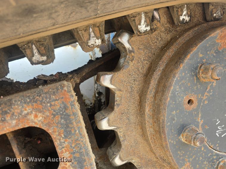 image for item DQ4485 2003 Bobcat T300 skid steer loader