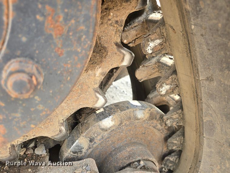 image for item DQ4485 2003 Bobcat T300 skid steer loader