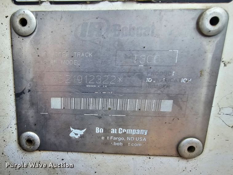 image for item DQ4485 2003 Bobcat T300 skid steer loader