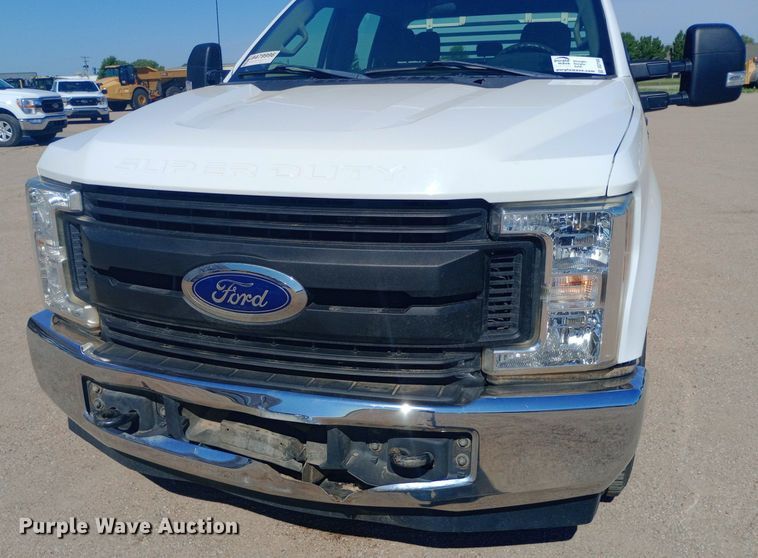 image for item DQ7164 2019 Ford F250 Super Duty Crew Cab pickup truck