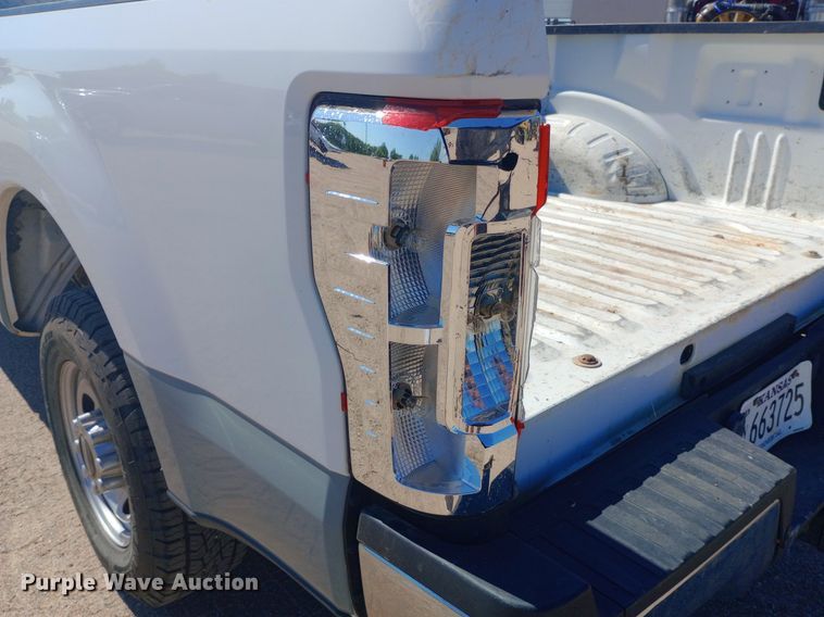 image for item DQ7164 2019 Ford F250 Super Duty Crew Cab pickup truck