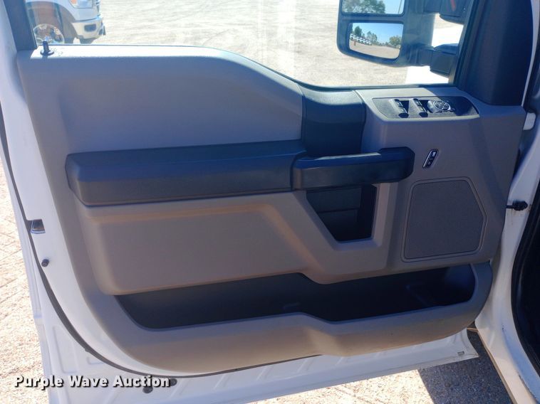 image for item DQ7164 2019 Ford F250 Super Duty Crew Cab pickup truck