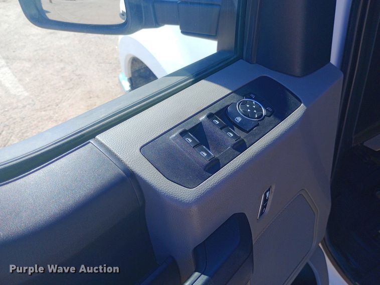 image for item DQ7164 2019 Ford F250 Super Duty Crew Cab pickup truck