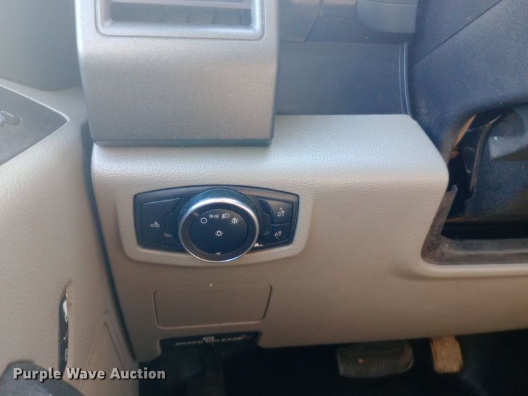 image for item DQ7164 2019 Ford F250 Super Duty Crew Cab pickup truck