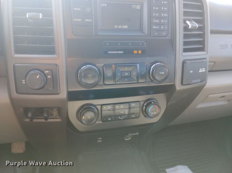 image for item DQ7164 2019 Ford F250 Super Duty Crew Cab pickup truck