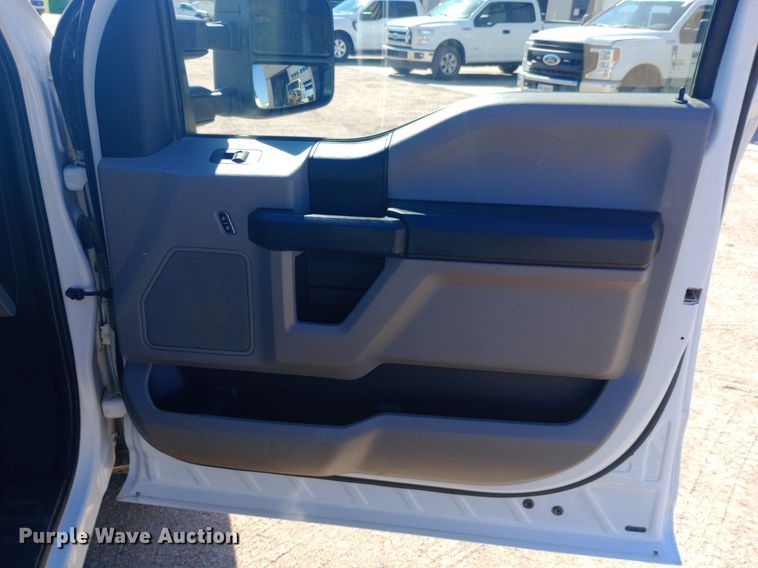 image for item DQ7164 2019 Ford F250 Super Duty Crew Cab pickup truck