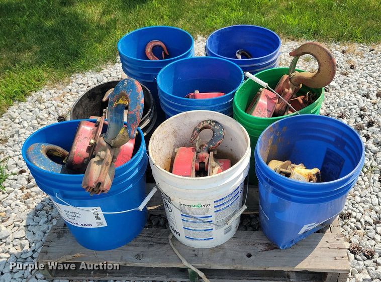 image for item DR4375 (8) Weitz chain hoists