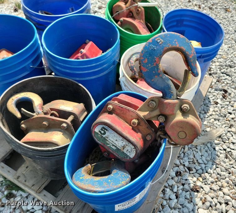 image for item DR4375 (8) Weitz chain hoists