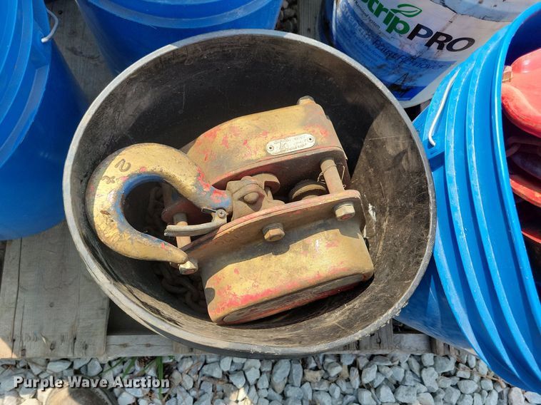 image for item DR4375 (8) Weitz chain hoists