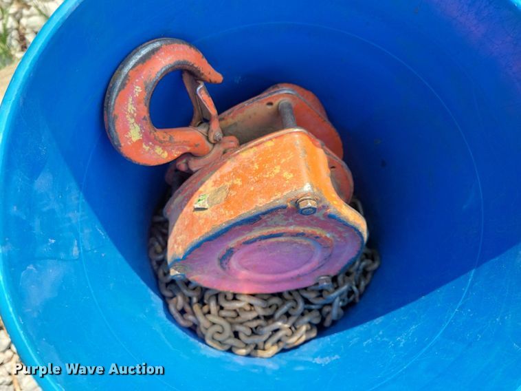 image for item DR4375 (8) Weitz chain hoists