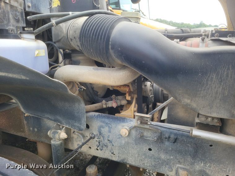 image for item DR4885 2007 Bluebird Vision school bus