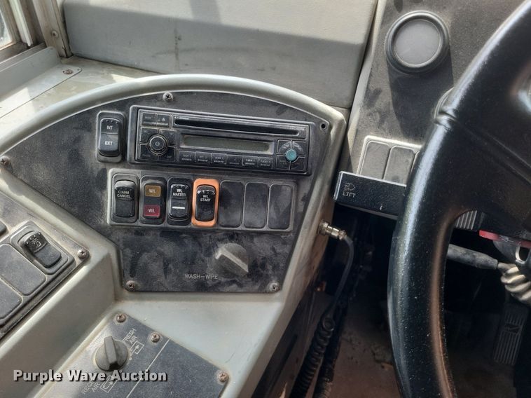 image for item DR4886 2006 Bluebird school bus