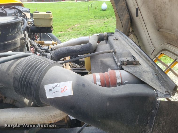 image for item DR4886 2006 Bluebird school bus