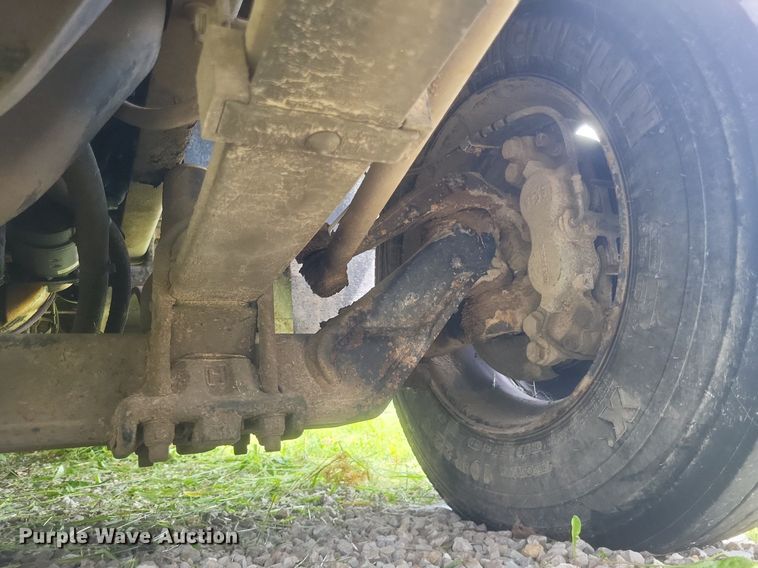 image for item DR4886 2006 Bluebird school bus