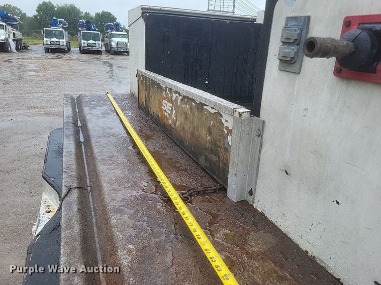 image for item DR4897 2011 Dodge  Ram 4500HD utility bed pickup truck