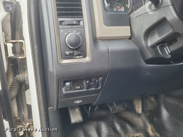 image for item DR4897 2011 Dodge  Ram 4500HD utility bed pickup truck