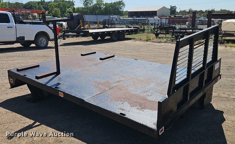 image for item DR8740 Knapheide  flatbed 