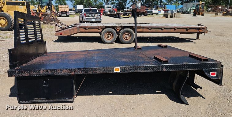 image for item DR8740 Knapheide  flatbed 