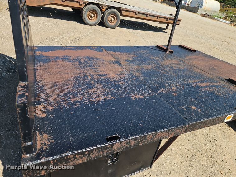 image for item DR8740 Knapheide  flatbed 