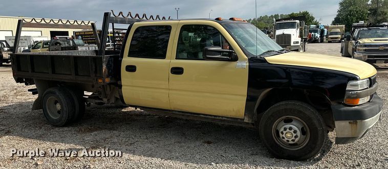 image for item DS4165 2003 Chevrolet  Silverado 3500 Crew Cab flatbed pickup truck