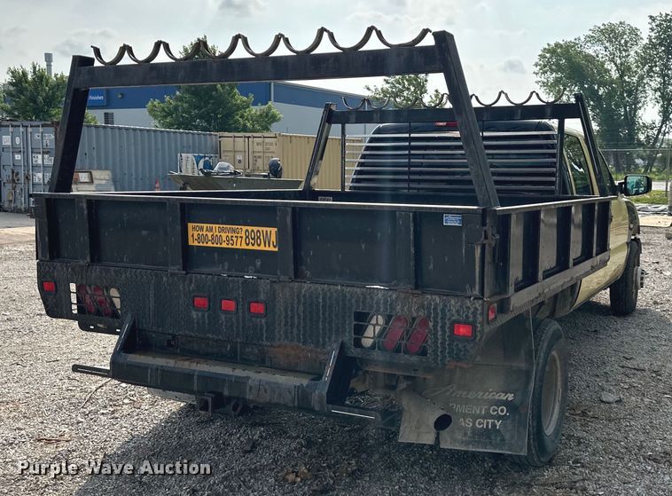 image for item DS4165 2003 Chevrolet  Silverado 3500 Crew Cab flatbed pickup truck