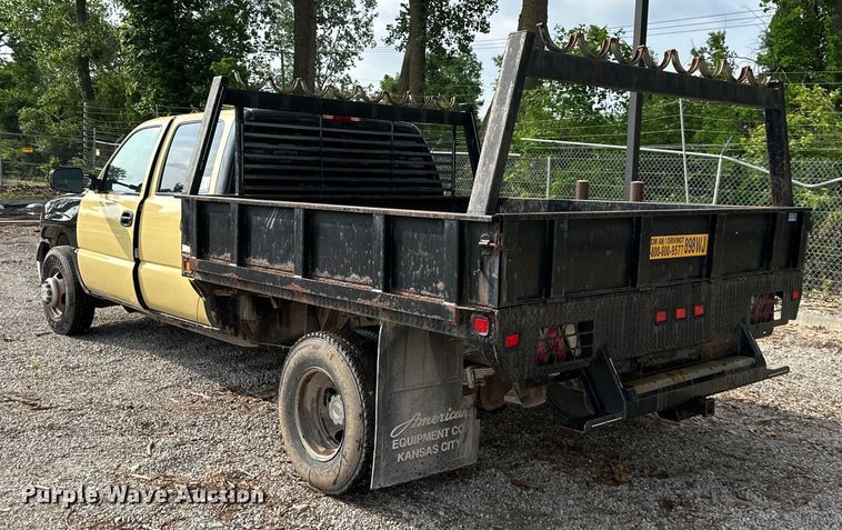 image for item DS4165 2003 Chevrolet  Silverado 3500 Crew Cab flatbed pickup truck