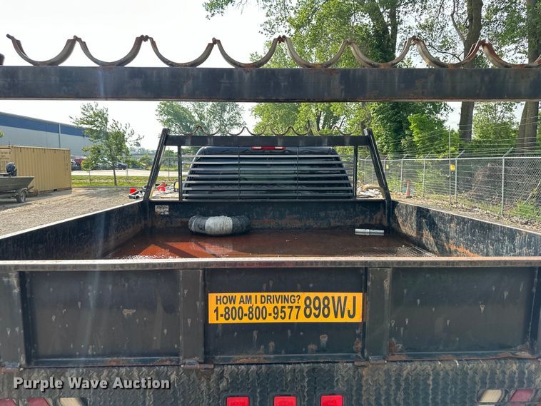 image for item DS4165 2003 Chevrolet  Silverado 3500 Crew Cab flatbed pickup truck