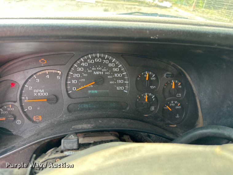 image for item DS4165 2003 Chevrolet  Silverado 3500 Crew Cab flatbed pickup truck