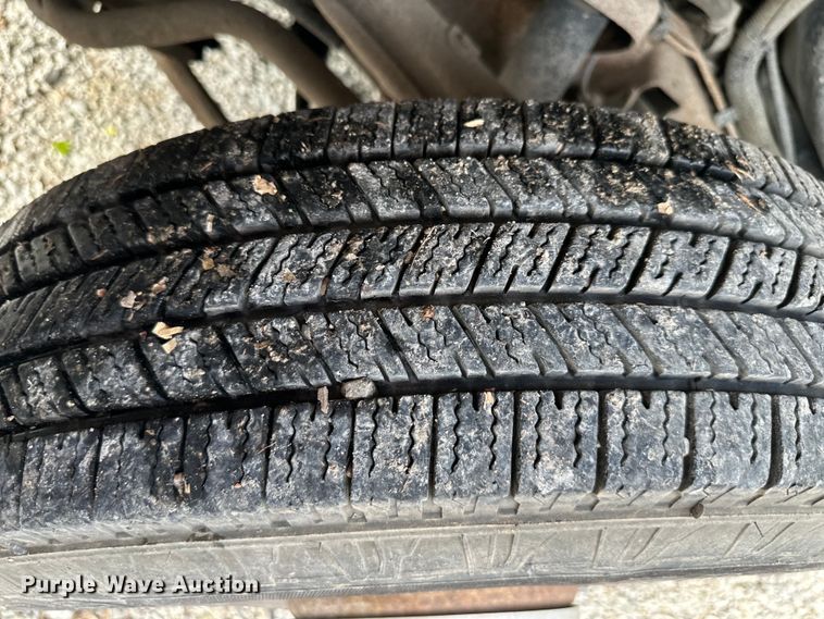 image for item DS4165 2003 Chevrolet  Silverado 3500 Crew Cab flatbed pickup truck