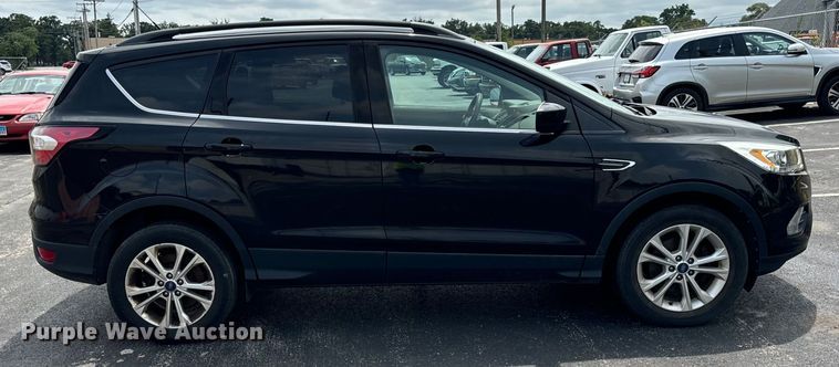 image for item DV5810 2017 Ford  Escape SE SUV