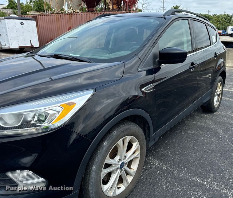 image for item DV5810 2017 Ford  Escape SE SUV