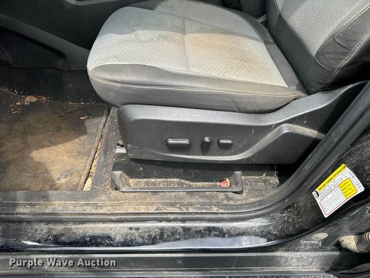 image for item DV5810 2017 Ford  Escape SE SUV