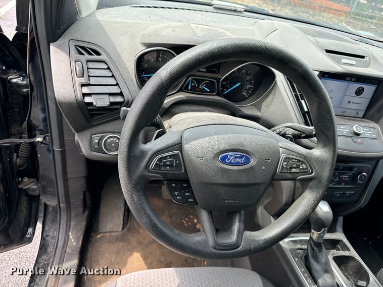 image for item DV5810 2017 Ford  Escape SE SUV