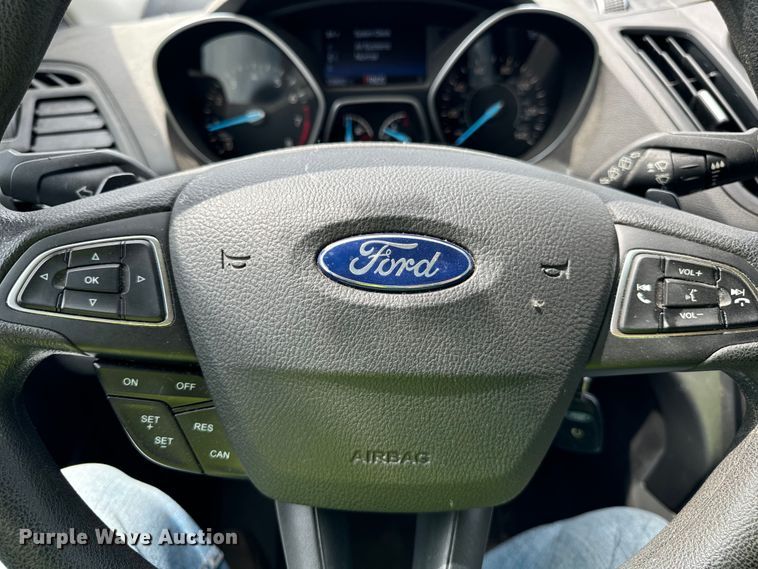 image for item DV5810 2017 Ford  Escape SE SUV