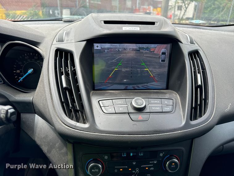 image for item DV5810 2017 Ford  Escape SE SUV