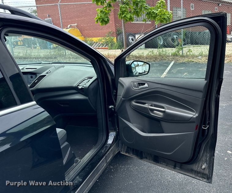 image for item DV5810 2017 Ford  Escape SE SUV