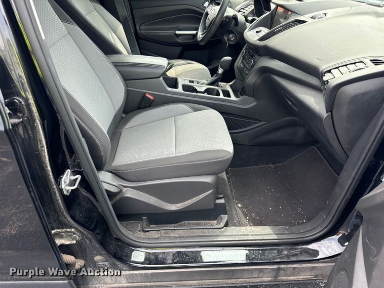 image for item DV5810 2017 Ford  Escape SE SUV